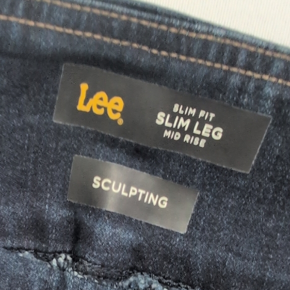 Lee Women's Sculpt And Stretch Dark Blue Mid Rise Slim Straight Pull On Jeans - Picture 4 of 6